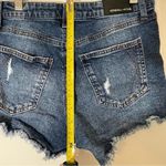 Kendall + Kylie The Icon Denim Blue Shorts w Raw Hem Size 27 Photo 7