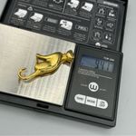 Vintage Gold Tone Cat Brooch | Figural Sitting Cat Pin Photo 5