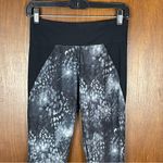 Betsey Johnson Woman’s Activewear Casual Leggings Size Medium Photo 1