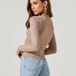 NWT The Astr The Label Cortana Sweater Size Small Tan Photo 1