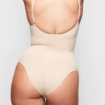 SKIMS SCULPTING BODYSUIT W. SNAPS Photo 2