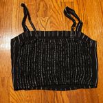 Navy blue cropped shirts with some white stripes size small. Black Size M Photo 1