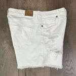 American Eagle ‎ Mom High Rise White Stretch Jean Shorts Size 4 Photo 1