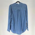 Current Air Stylish Button-Up Denim Shirt with Studded Collar Photo 1