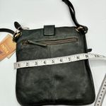 NWT Green Leather Crossbody Bag India Small Zip Pocket Small Top Zip Black Photo 3