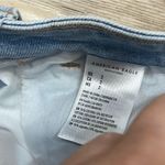 American Eagle  light Wash denim high waisted floral embroidered mom shorts sz 2 Photo 5