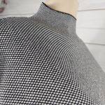 Tahari  Mock Neck Gray Long Sleeve Sweater Size Large Photo 5