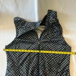 Under Armour  Women’s Vest Black And White Geometric Print, X-Large, Lightweight Photo 5