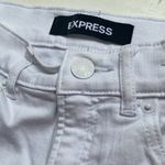 EXPRESS White ripped denim shorts Photo 4