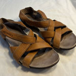 Merrell Women's  Bassoon Tan Leather Strappy Open Toe Buckle Sandals Size 8 Photo 0