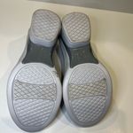 Bzees  Women's Gray Electric Pump Size 7.5 Photo 3