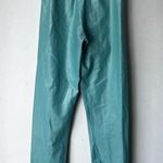 Carbon 38 Action Bra 2.0 in Takara Shine & High Rise 7/8 Leggings in Wasabi S Photo 10