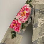 Rails  Camo Floral Embroidered Button Up Shirt Jacket Sz M Edgy City Preppy Chic Photo 5