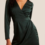 Abercrombie & Fitch Abercrombie Green Long-Sleeve V-Neck Wrap Dress Size Small Photo 0