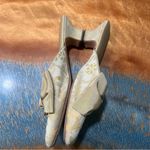 Olivia Rose Tal Jacquard Floral fabric Bow Kitten heel slippers leather Tan Size 6 Photo 3