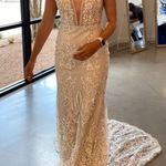 Made with Love Riley Plunge Neck Sleeveless Sheath Wedding Gown White Size 8 Photo 12