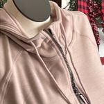 Avalanche  outdoor supply jacket woman full zip lightweight, hooded, soft Sz XL Photo 2