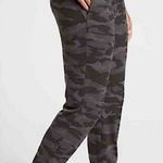 Athleta  Salutation Camo Joggers Size Small Photo 0