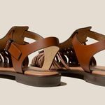 NWT Hereu Women's Alaro Square Photo 4