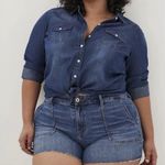 Torrid High Rise Shortie Short Vintage Stretch Medium Wash Blue Plus Size 26 Photo 3