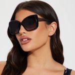 Cat Eye Frame Black Sunglasses Photo 0