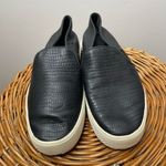 Vince  Women's Slip-On‎ Loafers Shoes Size 6.5 Leather Black Snake Print Photo 4