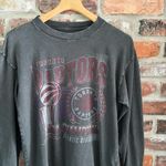 Abercrombie & Fitch Abercrombie Toronto Raptors NBA Long Sleeve T-shirt Top, S Photo 2