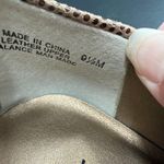 Vaneli Womnes Leather‎ Pumps Reptile Print Classic Heel Shoes 9.5M Tan Size 9.5 Photo 2