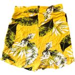 Light and Stretchy Summer Shorts Yellow Size L Photo 2