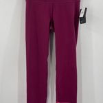 Gap  FIT Leggings Size Extra Small NWT Dry Wicking Breathable Capri Cropped Photo 11