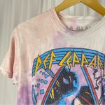 Def Leppard  Small Hysteric Tie-Dye Graphic T-Shirt Rock Metal Band Music Photo 4