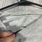 No Brand Grey “Mom” Yellow Sunflower Graphic T Photo 5