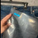 Old Navy Women Size 24 High Rise Straight Blue medium wash denim shorts Photo 2