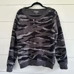 Barefoot Dreams  Camo Cozychic Super Soft Women’s Seaside Pullover Size Medium Photo 0