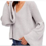 Free People  Damsel Sweater Women’s M Gray Bell Sleeve V Neck Chunky Knit Thick Photo 1