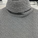 Gap  pullover quilted geometric turtleneck S  black white pockets winter active Photo 5