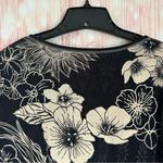 Jess & Jane Black Wildflower Print V Neck 3/4 Sleeve T Shirt Photo 7