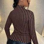 Mock neck cut out top Size 6 Photo 1