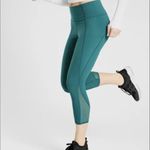 Athleta  Lightning Capri Leggings - MP - Like an emerald green Photo 4
