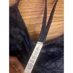 Lululemon  Sports Bra Size 8 Photo 6