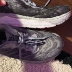 Hoka  Arahi 6 Photo 2