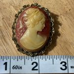 Vintage Gerry's Cameo Brooch Pin Pendant Pony Tail Lady Photo 5