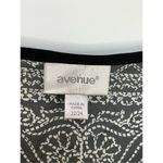 Avenue  Women's Paisley Handkerchief Pointed Hem Tunic Black & White Size 22/24 Photo 6