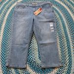Levi's Levi’s Classic Capris Photo 2