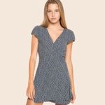 Brandy Melville  Robbie Wrap Dress Navy & White Floral Tie Waist V-Neck One size Photo 3