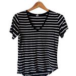 Old Navy Luxe Womens short sleeve T-Shirt Size XS Black & White Striped V-Neck Photo 1