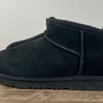 UGG  Black Mini Women's Boot Youth Size 6 or Women's Size 8 SKU#24325 Photo 3