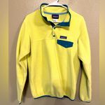 Patagonia yellow fleece with green details Photo 0