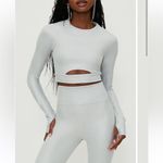 Beach Riot Francine Silver Shine Crop Top Women’s Long Sleeve Activewear Yoga Photo 2