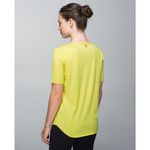 Lululemon Run Away Tee Heathered Almost Pear Short Sleeve Workout Shirt Sz 6 / 8 Photo 5